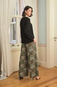 Çiçek Yaprak ve Etnik Desenli Uzun Kollu Pijama Takımı - 5