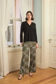 Çiçek Yaprak ve Etnik Desenli Uzun Kollu Pijama Takımı - 1
