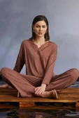 Yakası Dantelli Nakışlı Pijama Takımı - 2