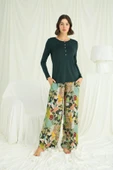Çiçek ve Yaprak Desenli Pijama Takımı - 4
