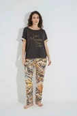 Desenli Kısa Kollu "Less Mondey More Coffee" Pijama Takımı - 1