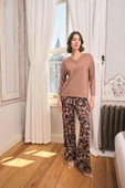Yaprak Desenli Dantelli V Yaka Büyük Beden Pijama Takımı - 5