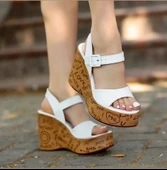 Riboy Beyaz Cilt Dolgu Topuk Sandalet - 1