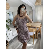 Lucky Life Kadın Askılı V Yaka Beli Pileli Leopar Desen Eteği Fırfırlı Süprem Elbise - 3