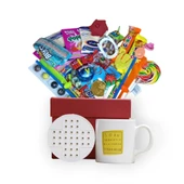 Nostalji Dolu Kırmızı Hediye Kutusu ve Soru Sormayın Bilmiyorum Teşekkürler Baskılı Kupa Bardak - 2