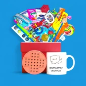 Zamana Direnen Hediyeler! Nostalji Temalı Kırmızı Hediye Kutusu ve Gülümsemeyi Unutma Baskılı Kupa Bardak - 1