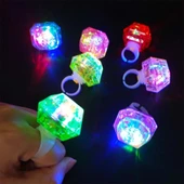 Kristal Tasarımlı Led Glow Işıklı 3 Modlu Kırmızı Yüzük 3.5 x 5 cm - 1