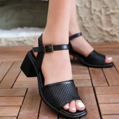 Laera Siyah Cilt Topuklu Sandalet thumbnail 4