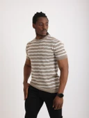 Erkek Bej Desenli Triko Tişört – Kısa Kollu, Slim Fit thumbnail 4