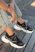 Cırtlı Bağlamalı Kadın Spor Ayakkabı Siyah Beyaz thumbnail 1