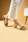 Pembe Potin Parlak Taşlı İnce Bantlı Hasır Taban Comfort Kadın Sandalet 020-758-24 - 2