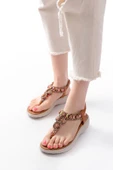 Dm-609 Taba Taşlı Arka Lastikli Parmak Arası Kadın Sandalet - 2