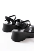 24414-1005 Siyah Günlük Çapraz Dolgu Topuk Kadın Sandalet - 5