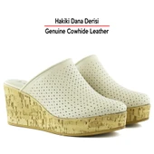 Erkan Saçmacı Aria Bej Hakiki Dana Derisi Önü Kapalı Mantar Taban Görünümlü Dolgu Topuklu Terlik - 3