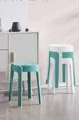 Kaymaz Ayaklı Dekoratif İç İçe Geçebilen Plastik Tabure Mutfak Bahçe Taburesi 4 Adet Yeşil Beyaz - 1