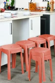 Kaymaz Ayaklı Dekoratif İç İçe Geçebilen Plastik Tabure Mutfak Bahçe Taburesi 6 Adet Mercan - 1