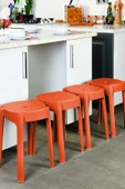 Kaymaz Ayaklı Dekoratif İç İçe Geçebilen Plastik Tabure Mutfak Bahçe Taburesi 4 Adet Turuncu - 1