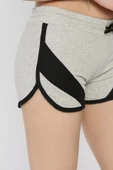 Gri Biyeli Kadın Baskılı Mini Şort - 4