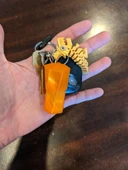 Byr Yine başka bir anahtarlık maske sahibi (destek yok!) (Sadece Plastik Aparattır!!!) 3D thumbnail 3