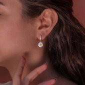 Papatya Figürlü Beyaz Zirkon Taşlı Sallantılı 925 Ayar Gümüş Küpe thumbnail 2