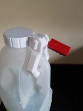 Byr Süt Şişesi Kilidi (İngiltere) (Sadece Plastik Aparattır!!!) 3D - 3