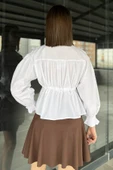 Beyaz Bel Bağlamalı Kol Lastikli Kadın Bisiklet Yaka Gömlek - 3