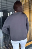 Koyugri Dik Yaka Yarım Fermuarlı Şardonlu Kadın Sweatshirt - 4