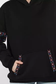 Siyah Kadın Kapüşonlu Kol Nakışlı Kanguru Cepli Şardonlu Sweatshirt - 4