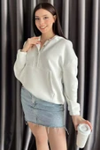 Beyaz Kadın Şardonlu Kanguru Cepli Düğme Detaylı Sweatshirt - 2