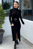 Siyah Kadın Omuz Vatkalı Taşlı Kemerli Yırtmaçlı Triko Elbise - 2