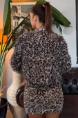 Gri Kadın Pullu Ve Sakallı Leopar Desen Astarlı Ceket - 3