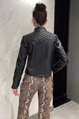 Siyah Kadın Kemer Tokalı Crop Top Suni Deri Ceket - 4