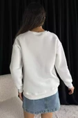 Beyaz Kadın Bisiklet Yaka Kalp Nakışlı Şardonlu Sweatshirt - 4