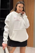 Beyaz Kapüşonlu Şardonlu Yazı Baskılı Kadın Sweatshirt - 2