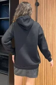 Siyah Baskılı Kanguru Cepli Kadın Sweatshirt - 4