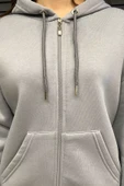 Gri Kapüşonlu Üç İplik Şardonlu Kadın Sweatshirt - 3