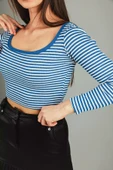 Saksmavisi Kadın Kare Yaka Çizgili Kaşkorse Crop Body Bluz - 4