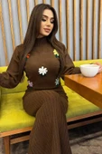 Kahve Kadın Yarım Balıkçı Yaka Nakışlı Triko Bluz Elbise İkili Takım - 2