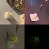 Beyaz Renk Yeşil Fosfor Süslü Gonca Gül Kağıt Tutacağı Notluk El Yapımı Epoksi Hediyelik - 1