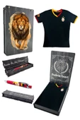 Galatasaray Orijinal 5 Yıldızlı Siyah Basic Çocuk T-shirt + Uçlu Kalem Set Hediyelik Ahşap Kutulu - 1