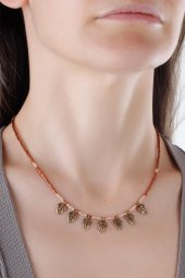 El Yapımı Kum Boncuklu Dore Renkli Yaprak Detaylı Etnik Kolye thumbnail 1