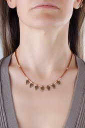 El Yapımı Kum Boncuklu Dore Renkli Yaprak Detaylı Etnik Kolye thumbnail 2