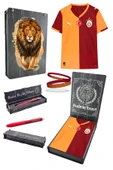 Galatasaray Orijinal 2025/26 Parçalı Yeni Sezon Forma Uçlu Kalem + Bileklik Set Hediyelik Ahşap Kutu - 1