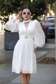 Aksesuar Detaylı Diz Boyu Abiye Elbise 2352-Beyaz thumbnail 2