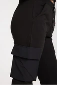 EŞOFMAN TAKIMI ALT ÜST SİYAH ÜST PARÇA FERMUARLI ALT PARÇA KARGO CEPLİ ÜST PARÇA KAPİŞONLU thumbnail 6