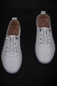 Trend Adımlar Beyaz Lastik Bağcıklı Hakiki Deri Kadın Comfort Ayakkabı - 5