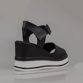 Trend Adımlar Siyah Tek Şerit Dolgu Topuk Kadın Sandalet thumbnail 4