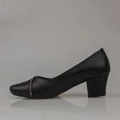 Trend Adımlar Siyah Taş İşlemeli Kadın Klasik Ayakkabı thumbnail 4