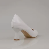 Trend Adımlar Beyaz Kadın Düz Klasik Orta Boy Topuk Ayakkabı thumbnail 3