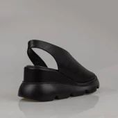 Trend Adımlar Siyah Kalın Taban Ultra Hafif Yan Kapalı Kadın Sandalet thumbnail 4